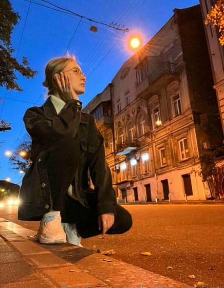 lustful modest Profile pic