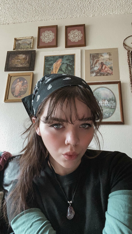 nikkiinatural onlyfans explicit content