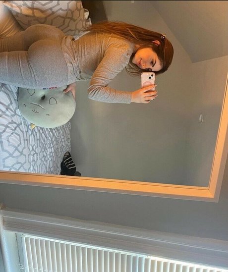 NinaGonz onlyfans model photos