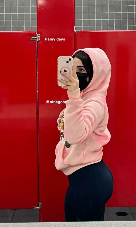 NinaGonz onlyfans nude tits