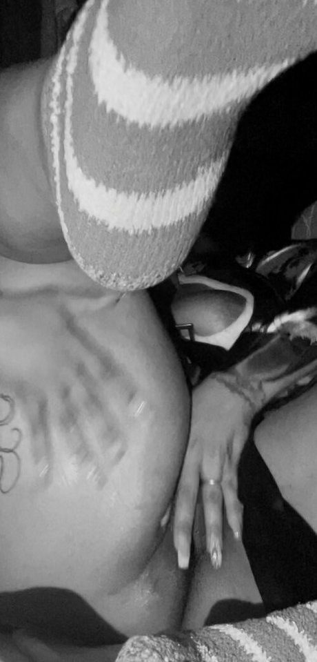 uniquesativa only fans naked