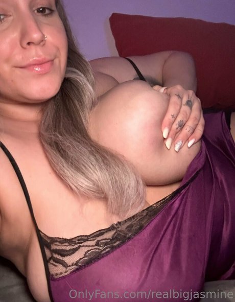 realbigjasmine onlyfans pics
