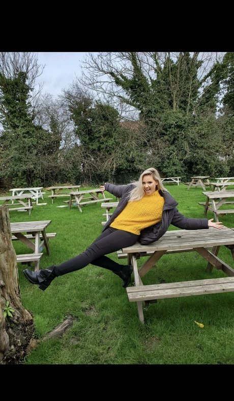 analiabigbuttfree new onlyfans leak