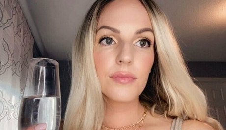 Olivia Anne 1990 onlyfans porn leak