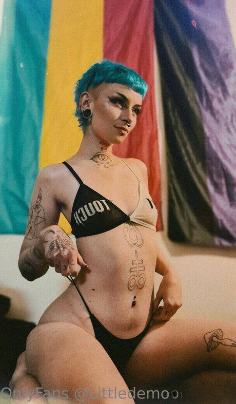 LittleDemonWitch onlyfans model images