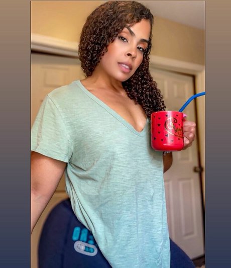 jamiliasworld onlyfans strip