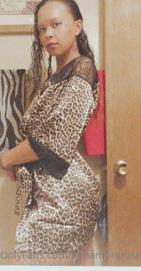 iamamorarose naked leaked onlyfans