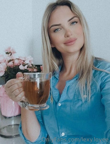 lexy lovee nude on onlyfans