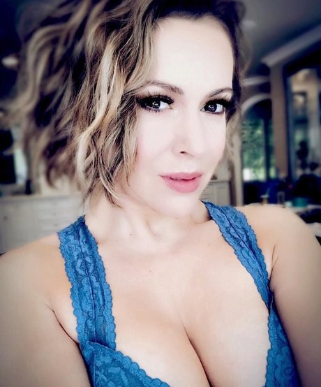 Alyssa Milano Profile pic