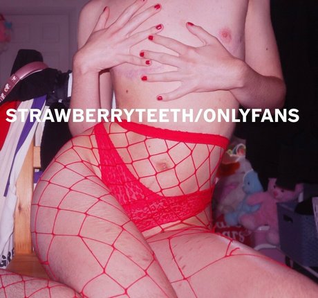 strawberryteeth onlyfans nude content