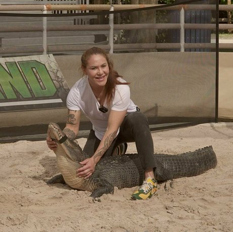 criscyborg only fans pictures