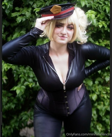 minniealiencos leaked onlyfans naked