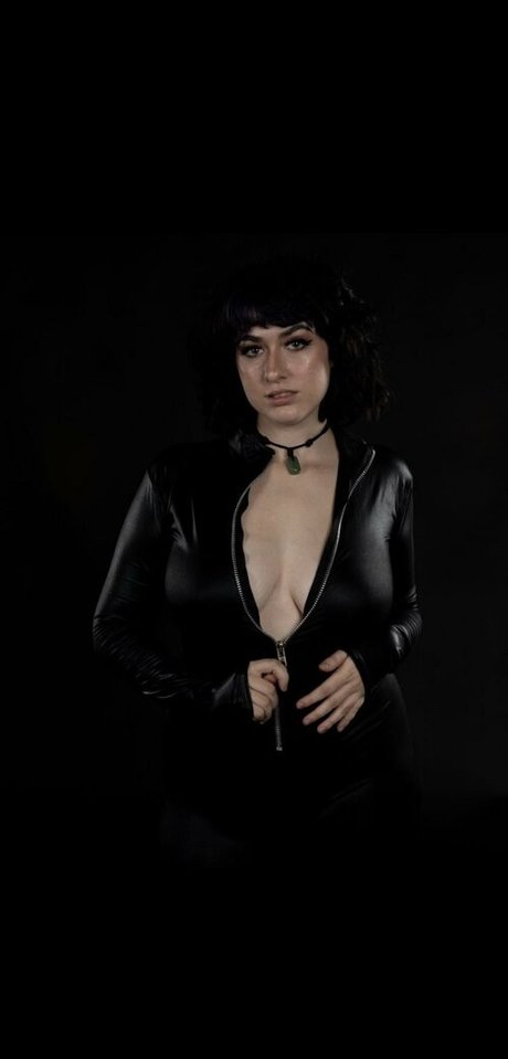 minniealiencos tits onlyfans