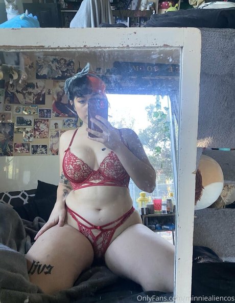 minniealiencos is on onlyfans