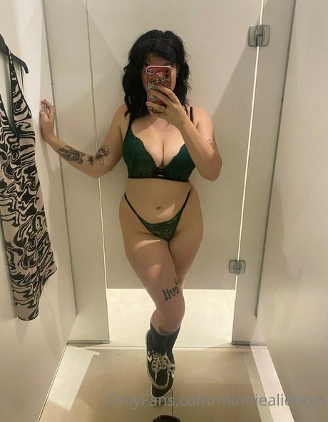 minniealiencos onlyfans free content