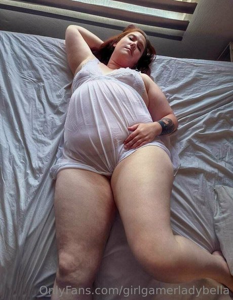 girlgamerladybella onlyfans nude pics