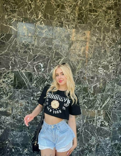 evaholiday69 onlyfans leakd