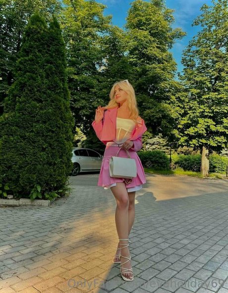 evaholiday69 naked only fans