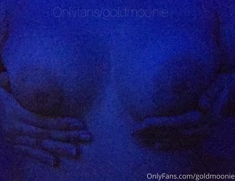goldmoonie tits onlyfans