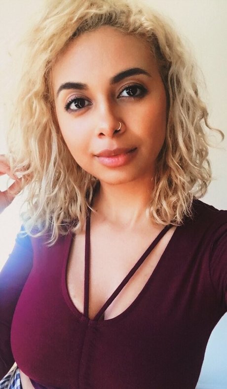 React GirlsYT onlyfans creator