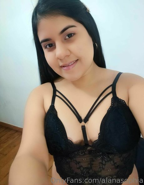 alanaahot only fans nude