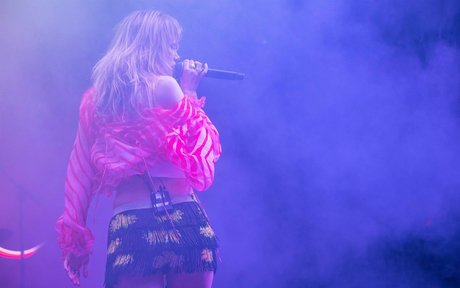 Suki Waterhouse onlyfans keak