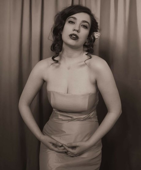 Stephanie Oustalet Profile pic