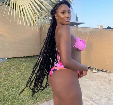 Aya Nakamura onlyfans leak xxx