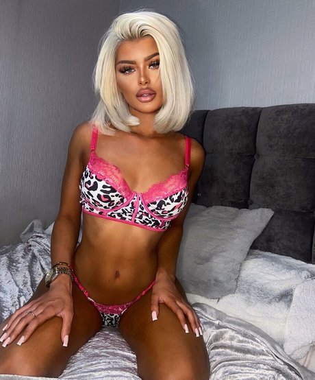 Chloe Inskip tits onlyfans