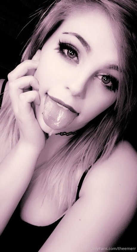 the merr cat onlyfans picture