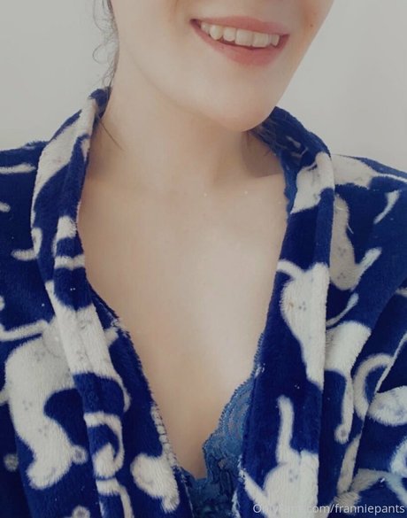 feedfrankiefree onlyfans model images