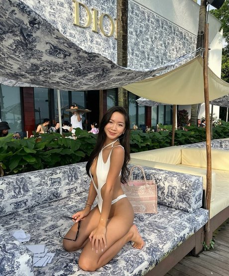 Novita Lam onlyfans post