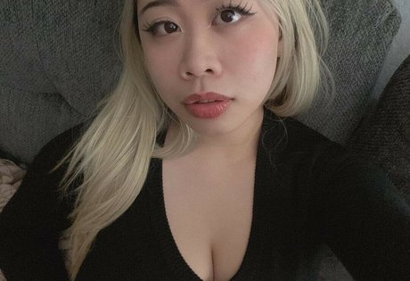 kiwireii naked onlyfans pics