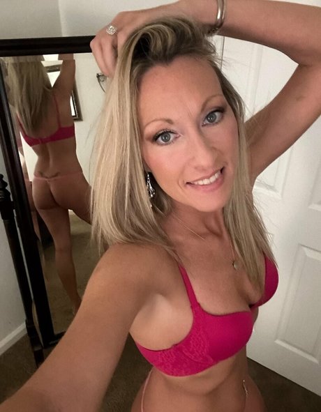 hotgolferwife onlyfans page