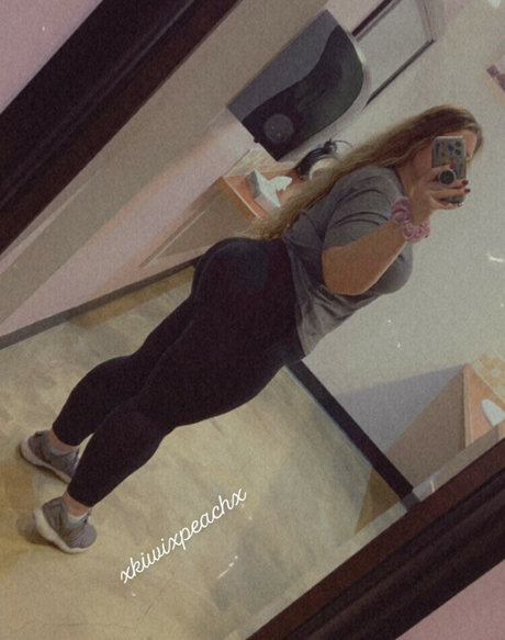 xkiwixpeachx onlyfans gratis