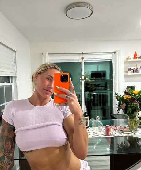 Danielle Brandon onlyfans model photo