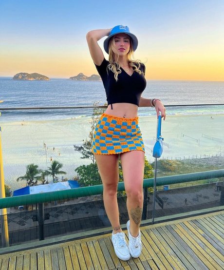 Leticia Ferrazzani naked onlyfans leaks