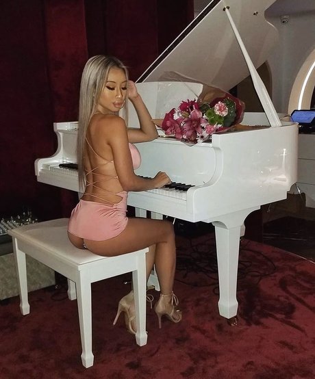 Tiffany Luu onlyfans leaked pictures