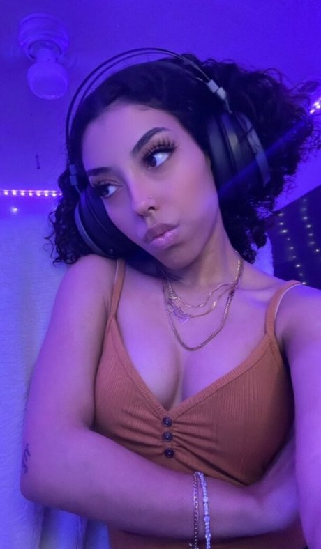 Empress Mirai onlyfans nude photos