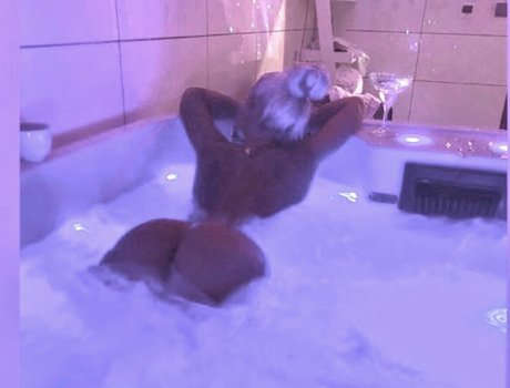 Nikola Rihova onlyfans de