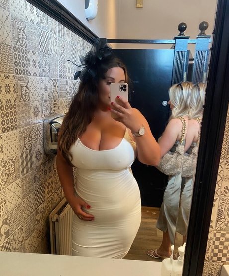 BustyBrunetteS leaked onlyfans