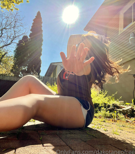 dakotaneofree nude onlyfans leaked