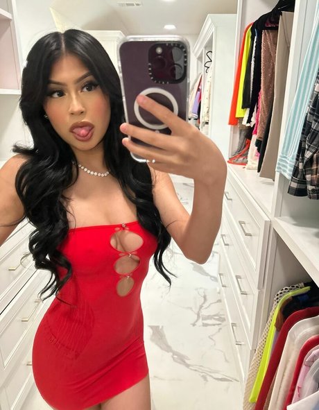 Desiree Montoya onlyfans nudes leaked