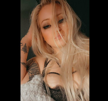 blondekittycattt only fans pictures