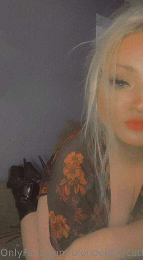 blondekittycattt onlyfans nude