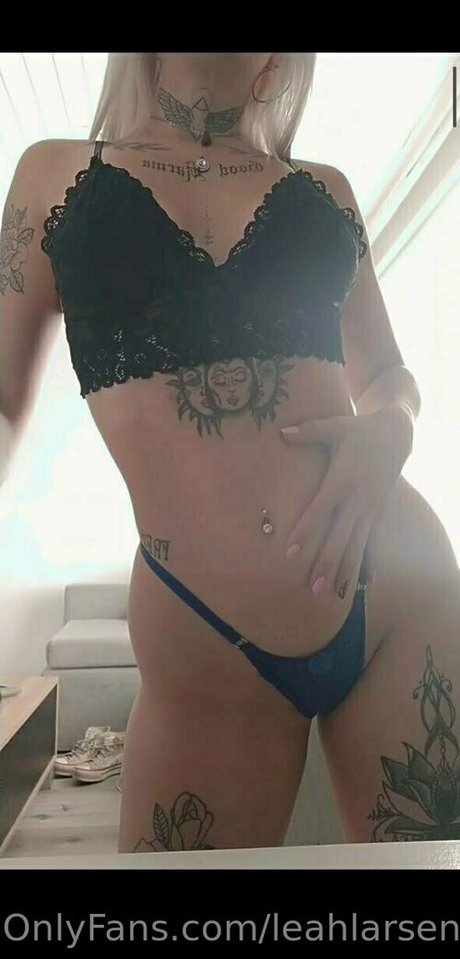 leahlarsen onlyfans model images