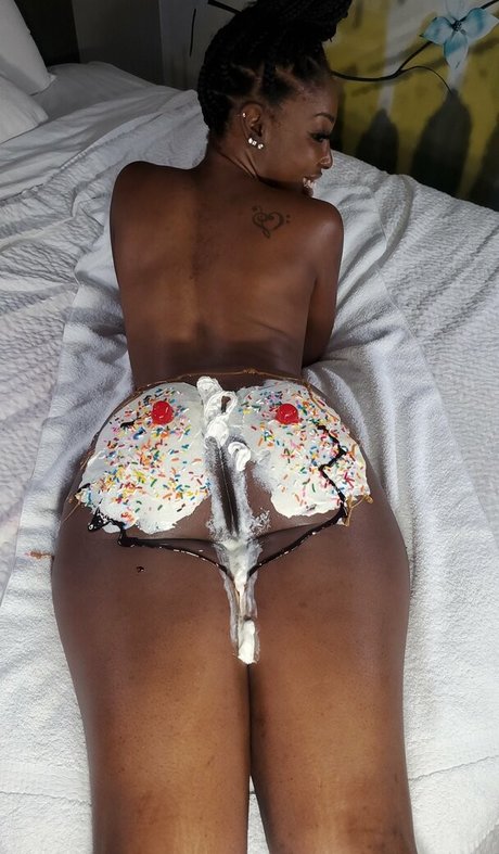 mirascarlett onlyfans leak xxx