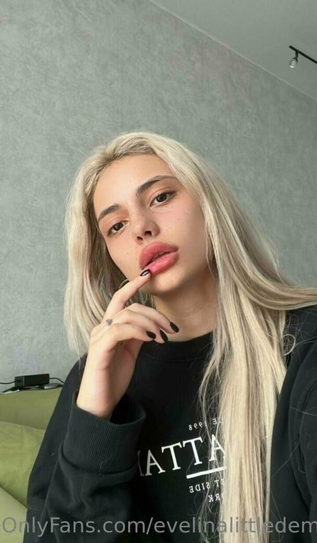 evelinalittledemon free onlyfans