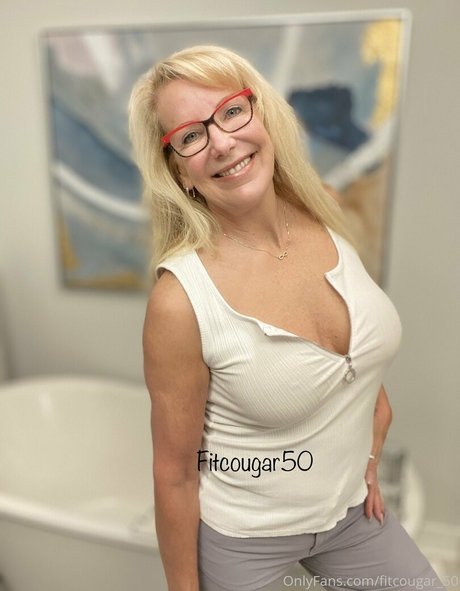 fitcougar 50 onlyfans sexy