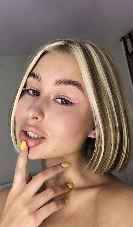 elllleeee onlyfans post